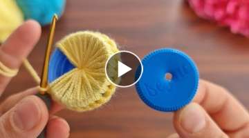 Wow! super idea!! how to make eye catching crochet keychain.süper fikir göz alıcı tığ işi ...